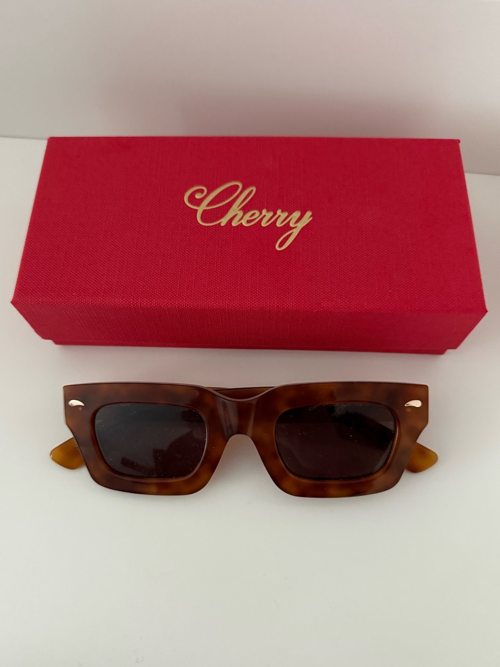 Cherry LA Honey Brown Tortoiseshell Sunglasses